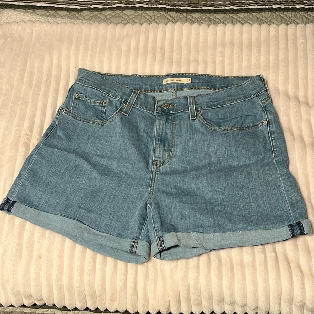 Women’s Levi Jean shorts